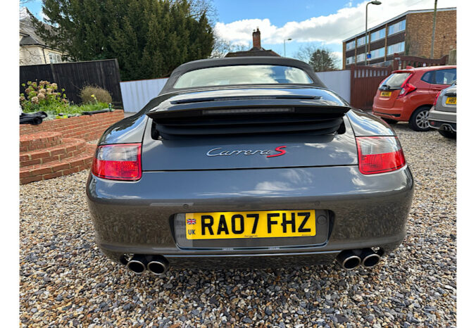 Porsche 911 Carrera S Convertable (997) full