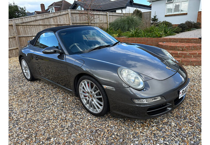 Porsche 911 Carrera S Convertable (997) full