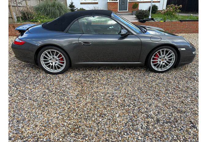 Porsche 911 Carrera S Convertable (997) full