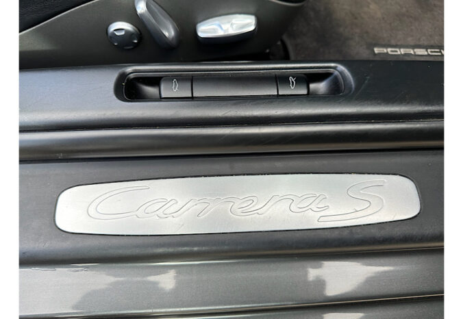 Porsche 911 Carrera S Convertable (997) full
