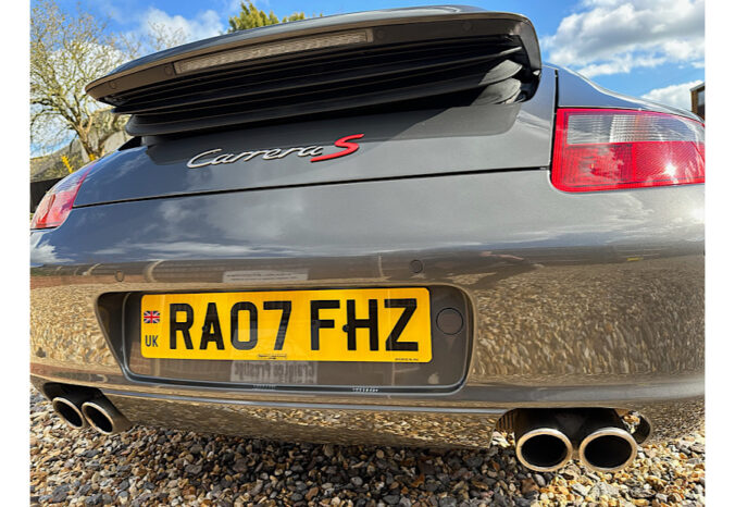 Porsche 911 Carrera S Convertable (997) full