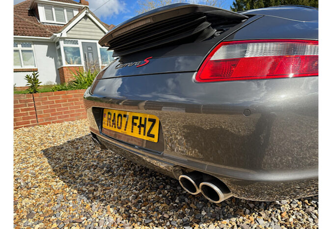 Porsche 911 Carrera S Convertable (997) full