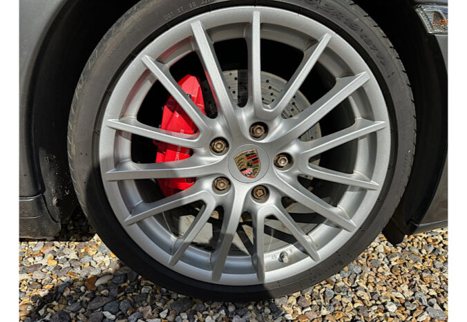 Porsche 911 Carrera S Convertable (997) full