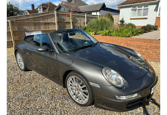 Porsche 911 Carrera S Convertable (997) full