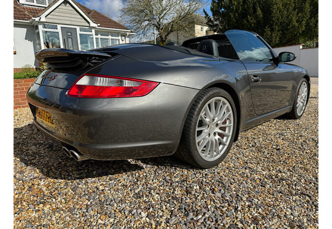 Porsche 911 Carrera S Convertable (997) full