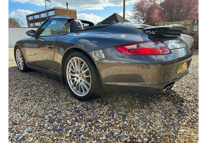 Porsche 911 Carrera S Convertable (997) full
