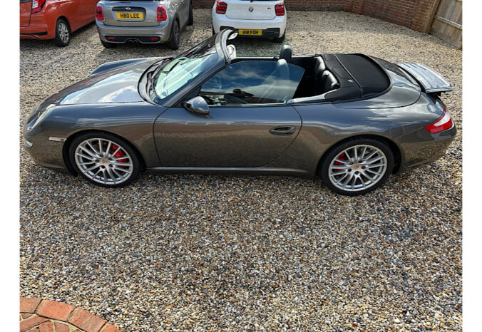 Porsche 911 Carrera S Convertable (997) full