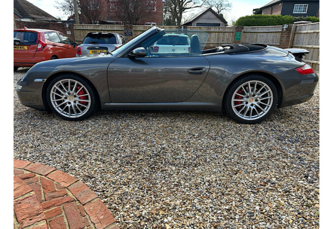Porsche 911 Carrera S Convertable (997) full