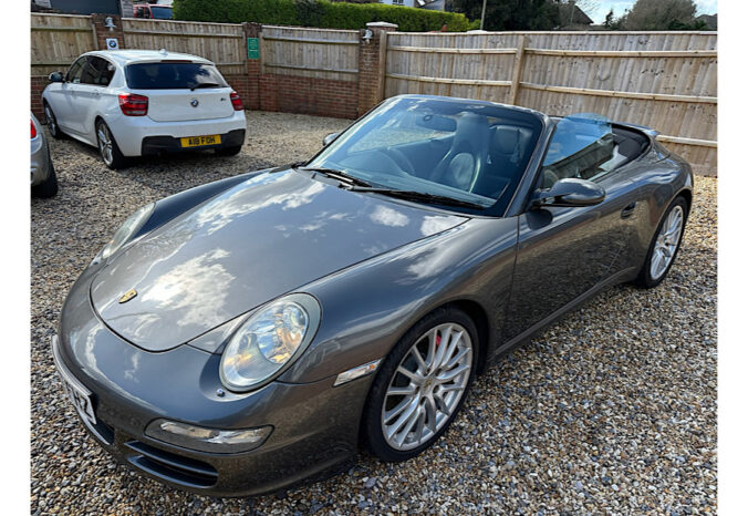 Porsche 911 Carrera S Convertable (997) full