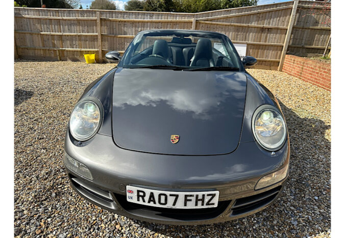 Porsche 911 Carrera S Convertable (997) full